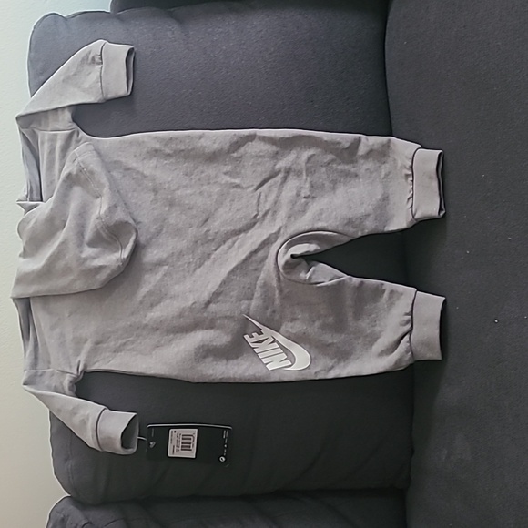 Nike Onesie (Infant 6 months) - Picture 2 of 2